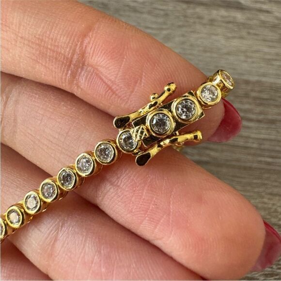 Bezel tennis bracelet A1182 - Picture 6 of 9